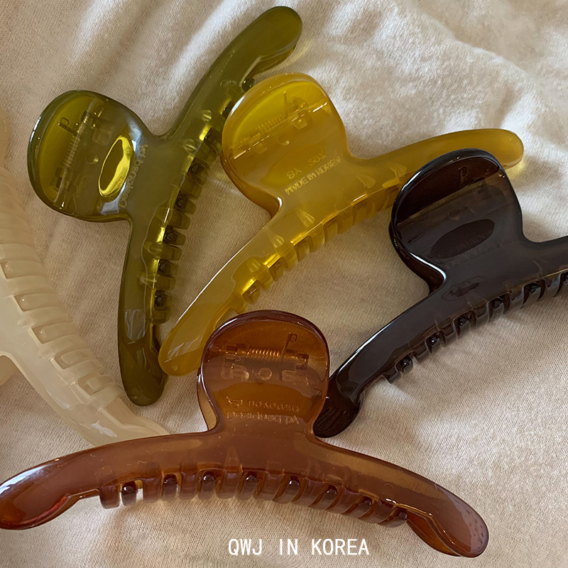 Korean design simple line hair clips for women with a high-end feel, jelly-colored scratch-off new hair clips, spring and summer shark clip hair accessories full figure