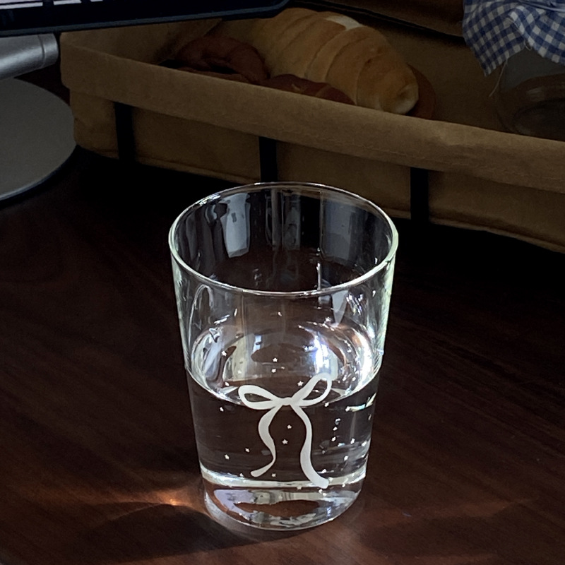 French high-end silver bow starry sky coffee cup, summer high borosilicate high-temperature resistant water cup, simple cold drink cup Application Scenario