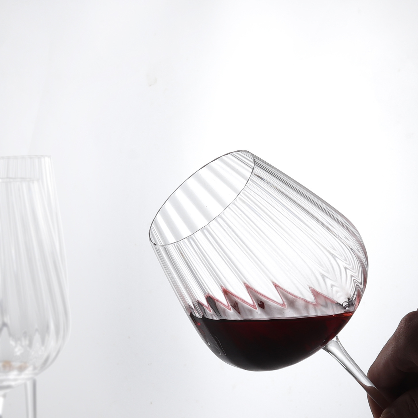 Nordic vertical striped red wine glasses, champagne glasses, creative striped crystal glasses, highball glasses, household crystal wine glasses Specification drawing