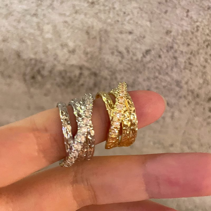 Irregularly textured multi-layer zircon open ring, a light luxury and niche design for women, a high-end index finger ring with a unique touch Specification drawing