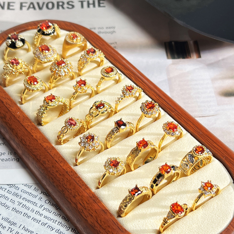 A retro French high-end, niche red diamond-encrusted zircon open ring, a sweet and cool geometric, fashionable and exquisite ring for women full figure