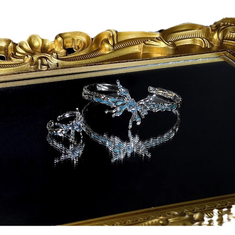 The sea blue glazed butterfly bracelet is a niche design with an irregular texture, a unique and fashionable ins ring and bracelet set Application Scenario