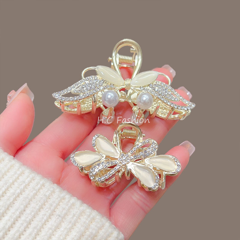 New spring and summer bestsellers: Medium-sized hairpins with cat's eye imitation, bow tie, rhinestone hairpins, and high-end semi-tied pearl accessories Application Scenario