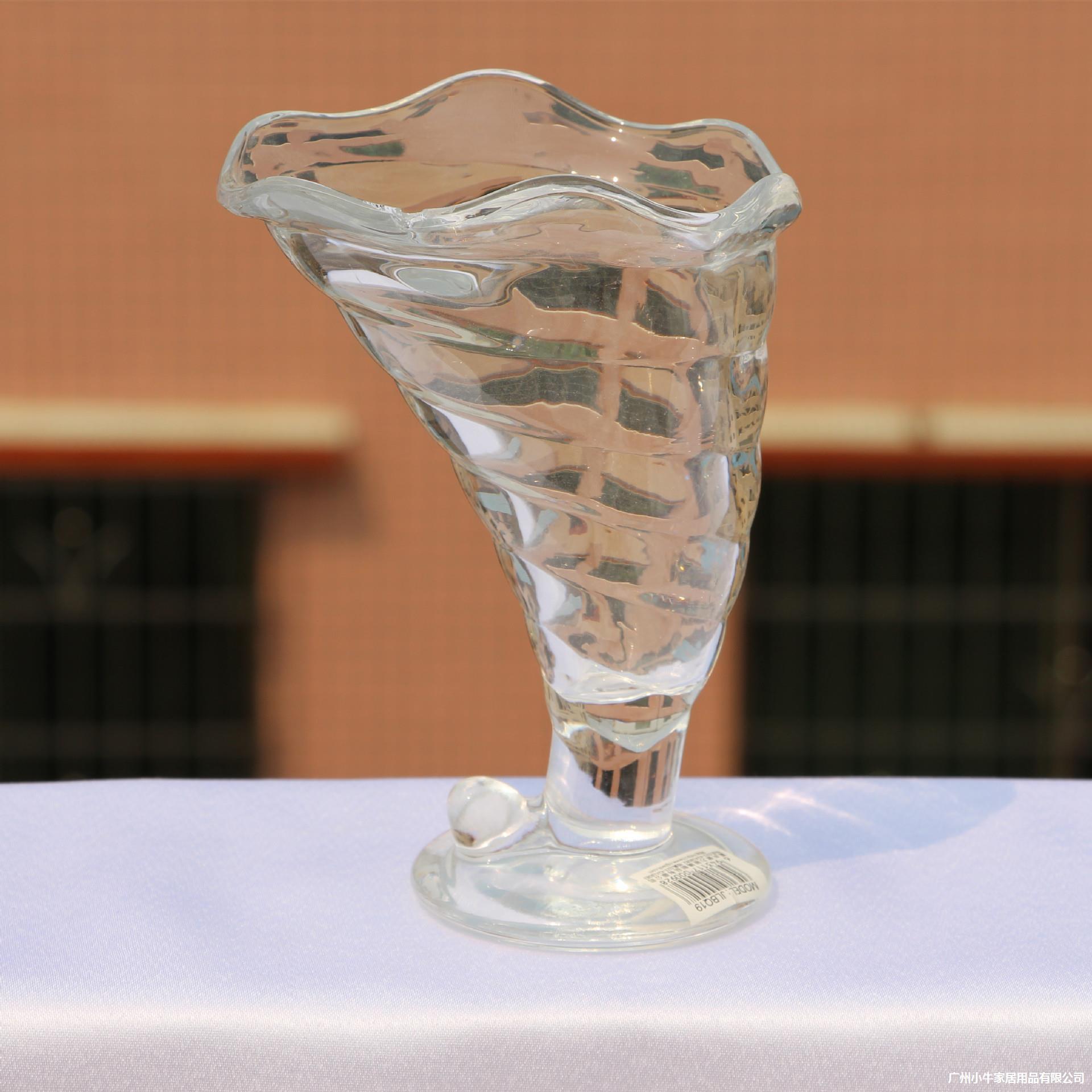 Glass ice cream cup, transparent and fashionable ice cream cup, dessert cup, shaved ice cup, round and creative details Picture
