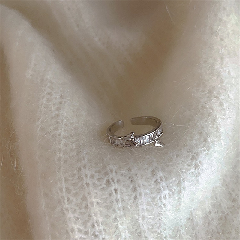 Butterfly Light luxury zircon niche design open ring for women on Instagram, cold trend, elegant and fashionable food ring Application Scenario