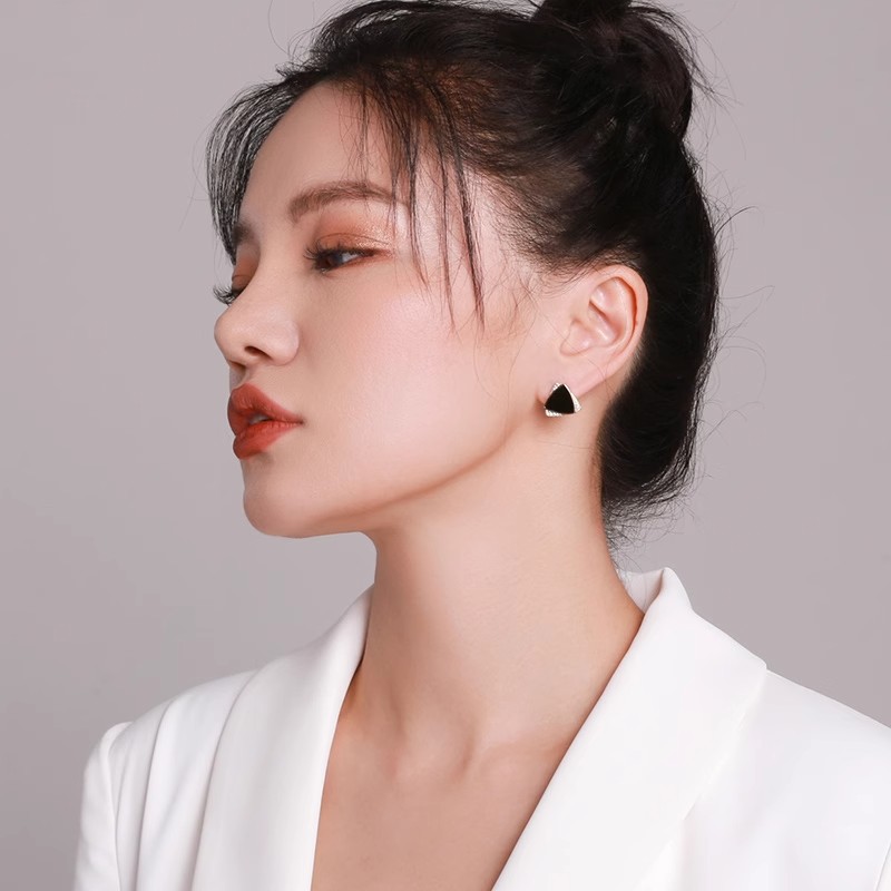 Xuhui brand exquisite and light luxury copper plated with real gold and zirconia 925 silver needle geometric individual fashionable style stud earrings details Picture