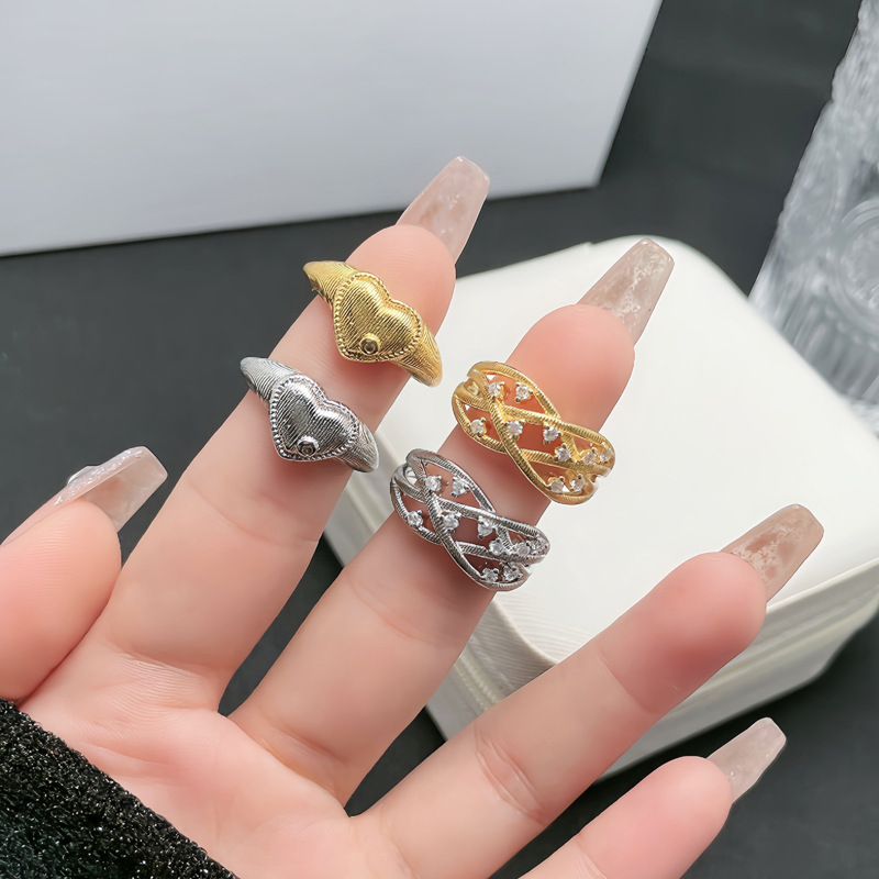 A mid-style brushed, wound and woven heart-shaped exquisite opening ring for women, a retro and cold style, a unique and niche index finger ring details Picture