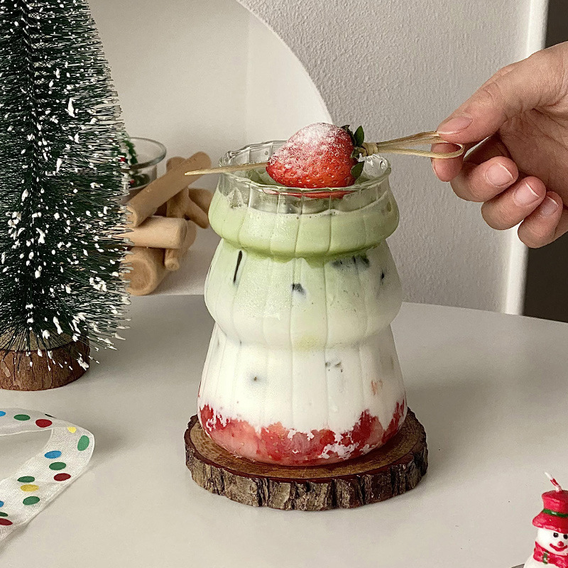 Niche retro latte coffee cup, vertical Christmas tree-shaped glass cup, heat-resistant juice cold drink single-layer cup Specification drawing