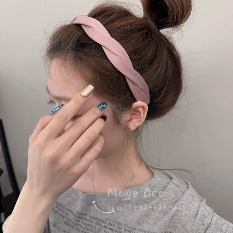 A versatile anti-slip hair band for women, 2024 new high-end pressure-sensitive hair band for the top of the head, a popular online hair tie Specification drawing