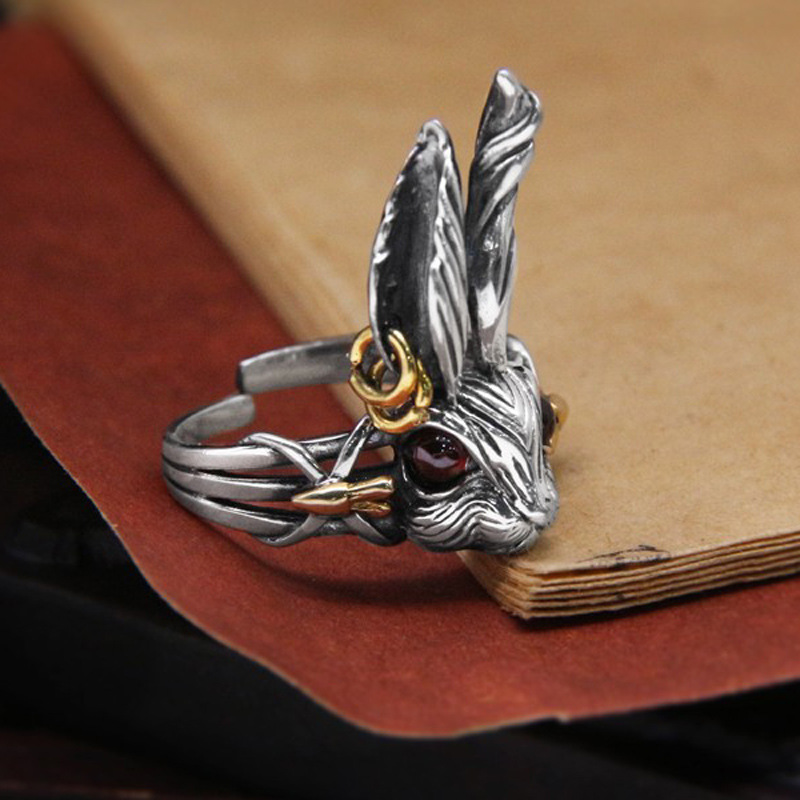 A best-selling retro zodiac year rabbit open ring for women on Instagram, with a cool and fashionable style. It's a niche and versatile personalized ring Application Scenario