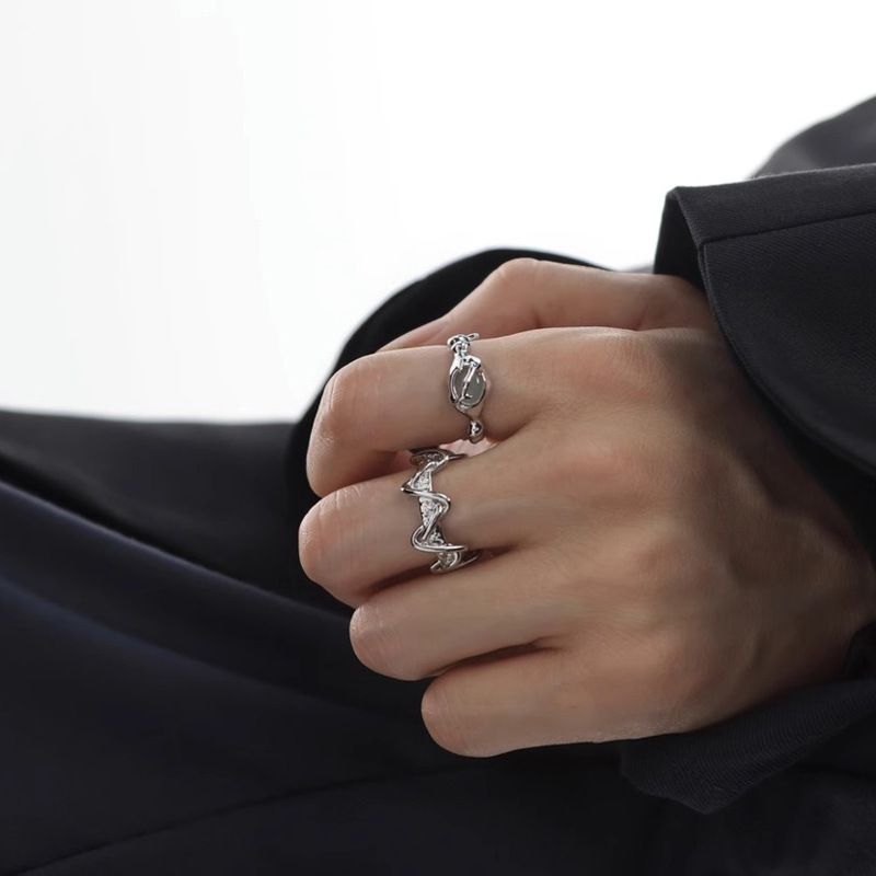 A niche design sense wavy plain ring open ring, a women's line winding open ring, a simple and elegant personalized ring full figure