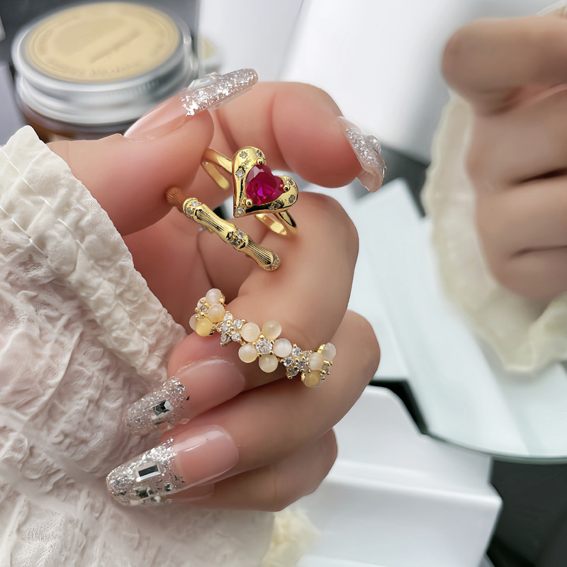 French exquisite floral light luxury open ring, bamboo joint brushed, retro heart-shaped fashionable ring, sweet and cool niche accessory full figure