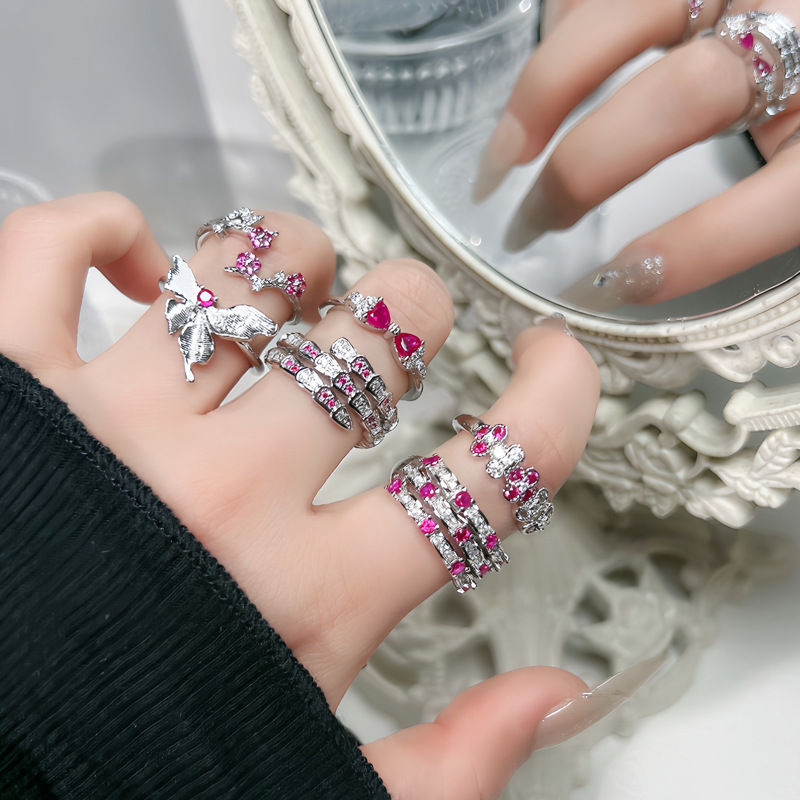Old money's gentle style, rose red diamond light luxury ring, women's Instagram cold style, high-end quality, exquisite and niche ring full figure