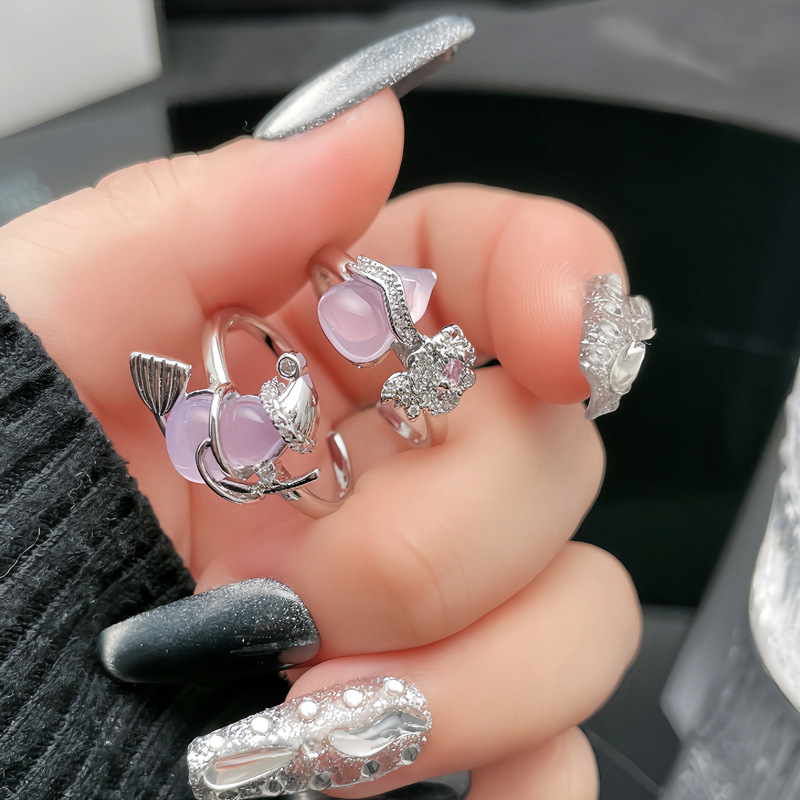The new ice-transparent haze purple gourd open ring is feminine, lightweight, luxurious, sweet, cool and fashionable. It has a cold style and is trendy and niche Application Scenario