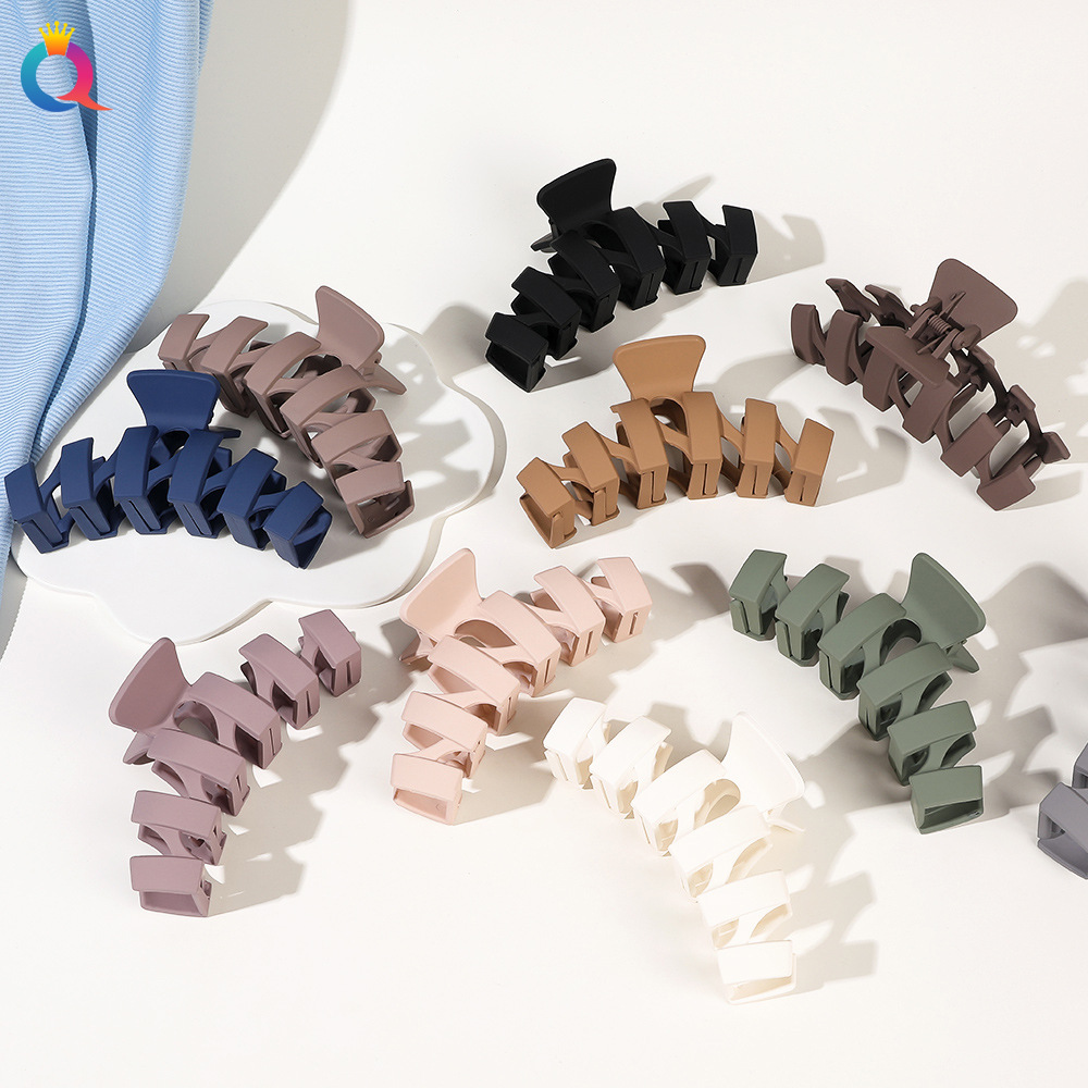 Qiyue Korean matte 13cm Extra-large shark clip, simple Morandi square scratch-off clip, versatile updo hair clip details Picture