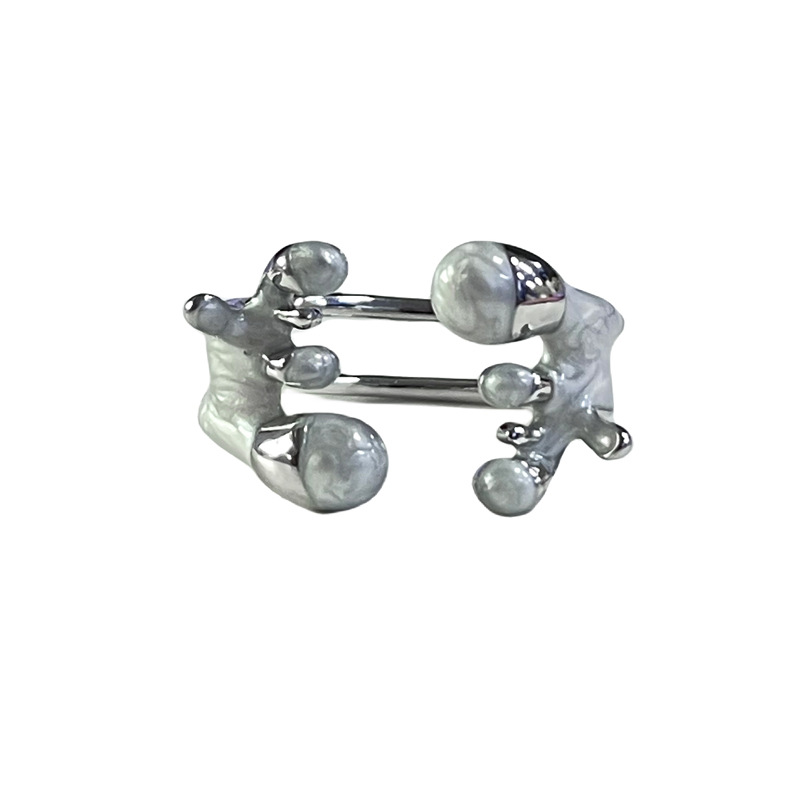 This exquisite and elegant butterfly drop glaze ring exudes a sweet, cool, and high-end vibe. It is a light luxury, fashionable, versatile, and trendy accessory Item Picture