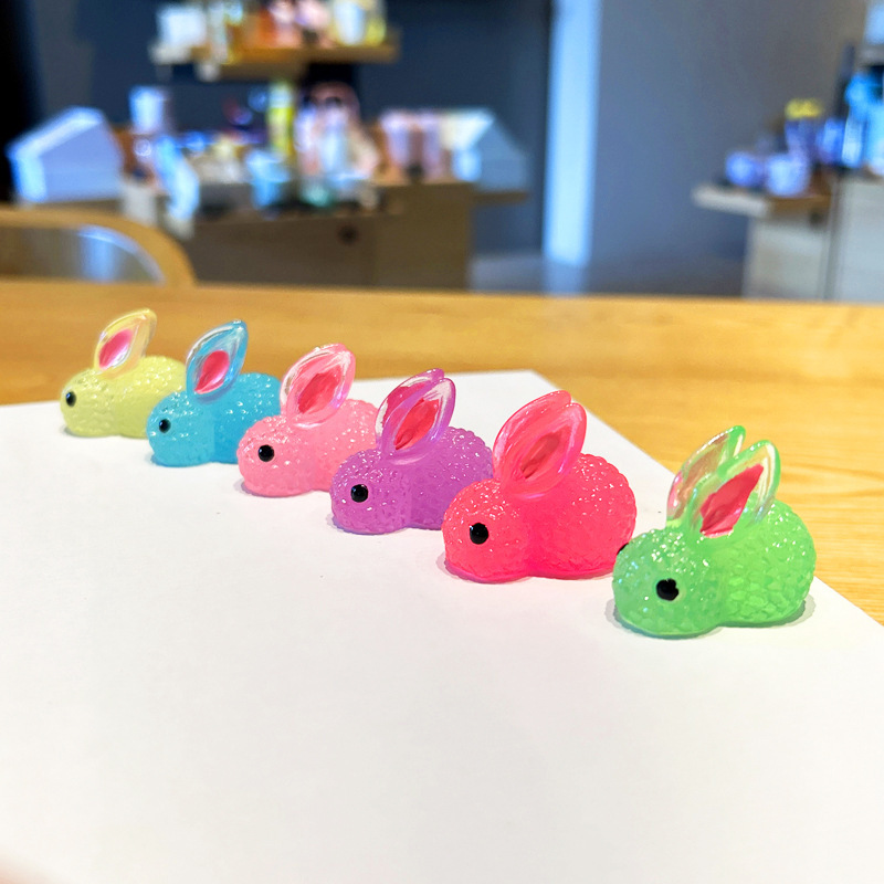 Rabbit small figurines, simulation creative micro-landscape resin accessories, luminous cartoon animal luminous decorative ornaments Application Scenario