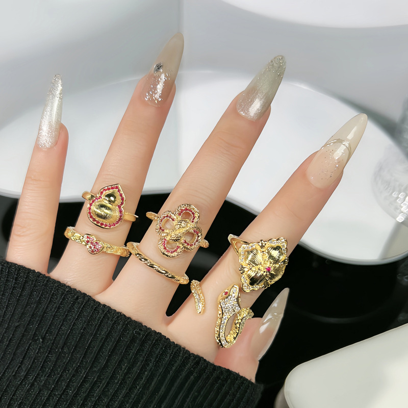 New Chinese-style retro brushed four-leaf clover open ring for women, a new gourd-shaped light luxury and high-end, niche snake-shaped ring details Picture