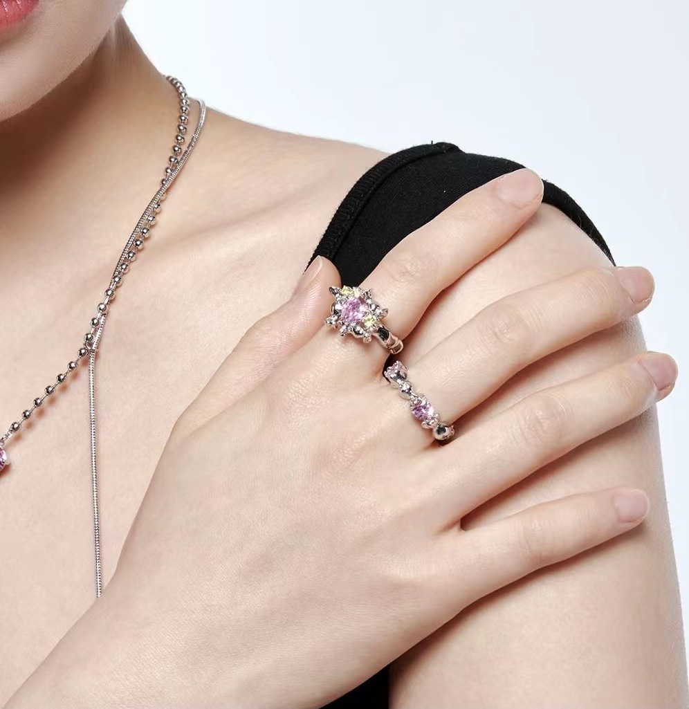 New niche design candy wrapper heart-shaped zircon open ring, a sweet and cool girl's personality, a high-end and luxurious light ring Specification drawing