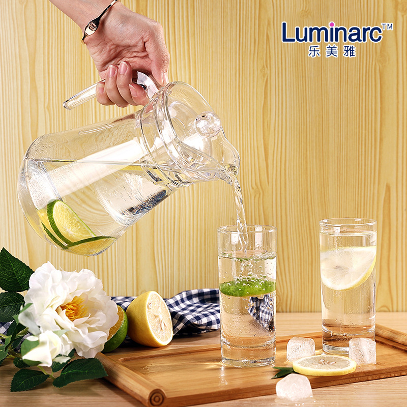 Lemeiya duckbill cold water bottle, transparent glass water bottle, thickened, tied pot, household water container for cold boiled water, with lid Application Scenario