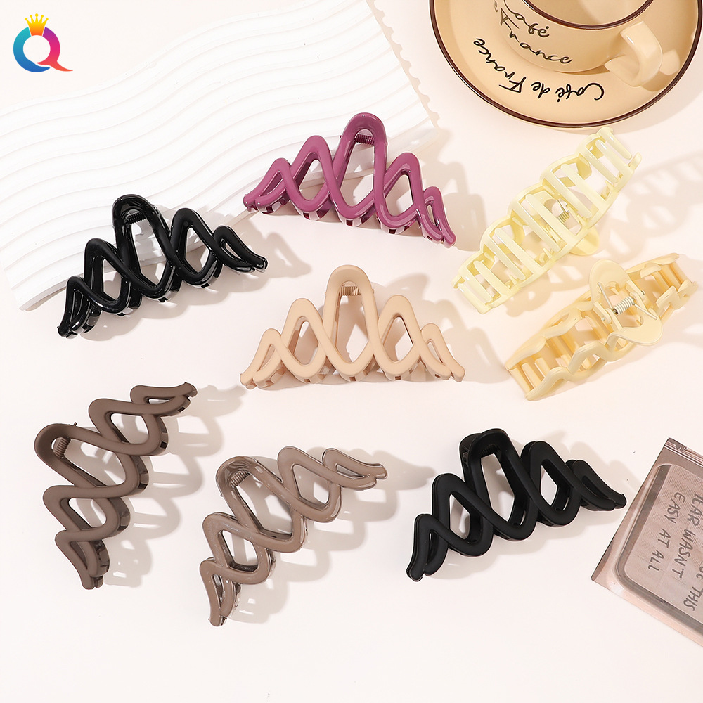 Qiyue Cross-border frosted hair clips for women with a high-end look, large shark clips for the back of the head, updo hair clips, hair accessories wholesale full figure