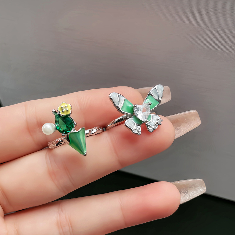 The light and fresh mint green drip glaze open ring is unique, fashionable and cold in style, with a butterfly design sense, making it a trendy ring details Picture