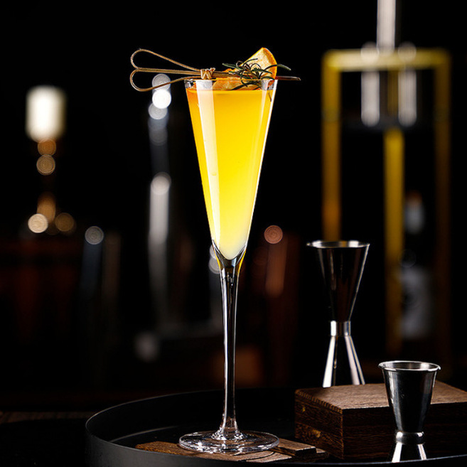 Tall horn martini cup, glass cocktail cup, Japanese crystal triangular Martini cup, Manhattan cup full figure