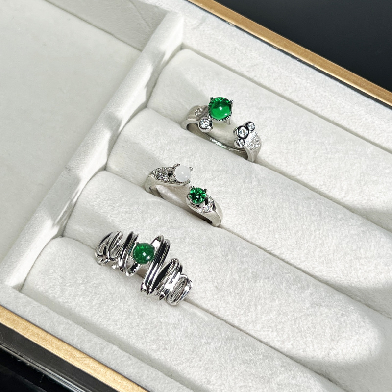 The new irregular link emerald-like open ring for women, with a cold and elegant style, exudes a light luxury and high-end feel, making it a trendy index ring Specification drawing