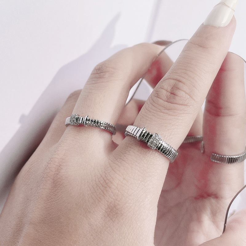The light luxury and niche design sense striped pleated open ring, women's belt buckle, fashionable, individual and simple couple ring trend Specification drawing