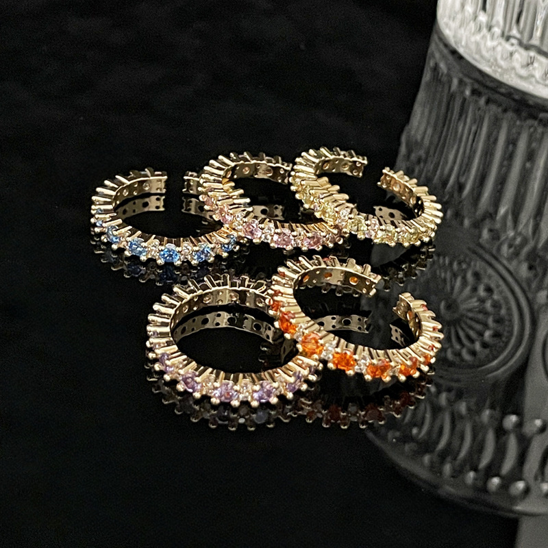 A simple and fashionable, light luxury color diamond open-top ring with a touch of sophistication and sophistication for women. It features a sweet and cool slightly set design details Picture
