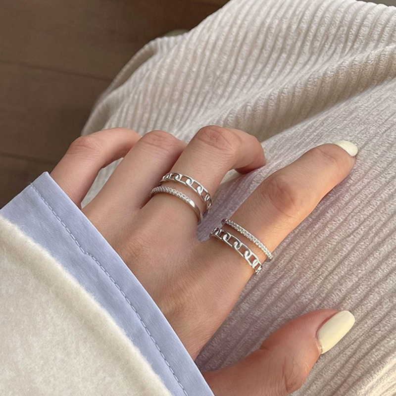 This is a niche design for women, featuring a double-layered, exquisite, and stylish Instagram index finger ring. It's a trendy and unique ring that has become a social media sensation Specification drawing