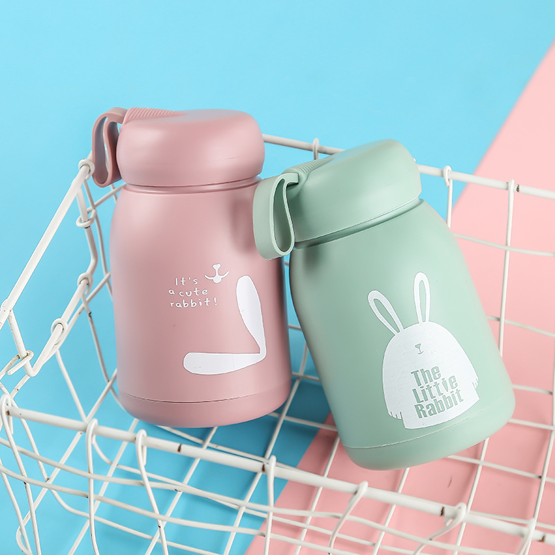 Mengmeng Cup, a popular online celebrity with a high level of appearance, is a glass cup, a department store cup, a portable gift, an advertisement for attracting traffic, and a water cup as a opening gift Application Scenario