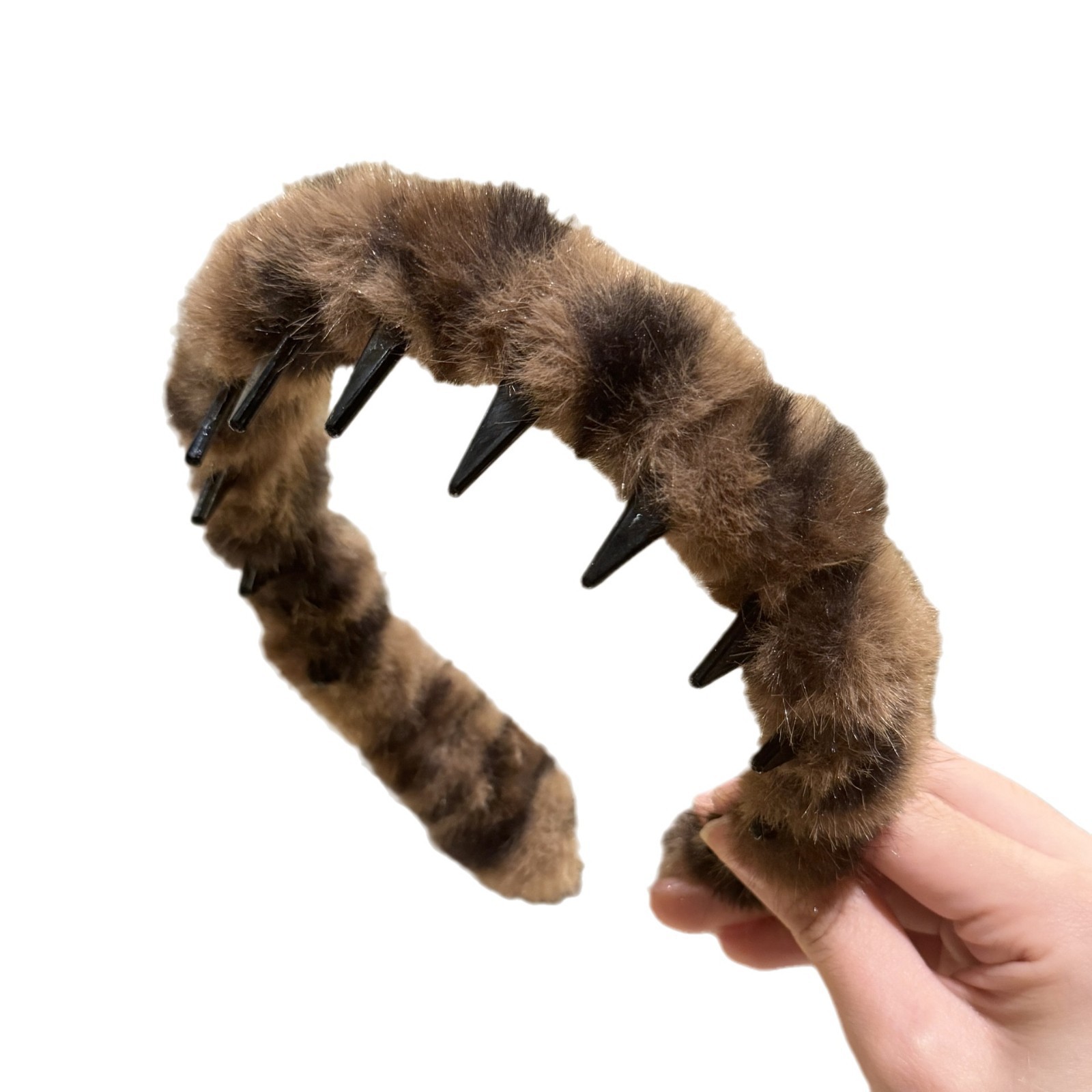 The plush leopard print hair band and hair tie exude a high-end feel. This is a new Korean spring and summer hair band with a high top and wavy headband for washing the face Item Picture