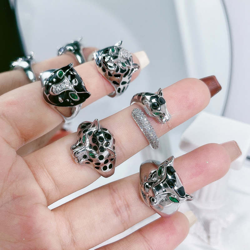 A cool and trendy leopard head glazed open ring for women, with a fashionable and unique style. It's a punk and Instagram cold style ring details Picture