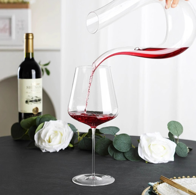 Wholesale Nordic and European-style red wine glasses, crystal Burgundy goblets, bow tie wine glasses, European cups, Bordeaux cups Application Scenario