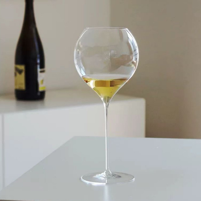 New European tall wine glass, crystal glass wine glass, sparkling champagne, Burgundy tall wine glass, bar full figure