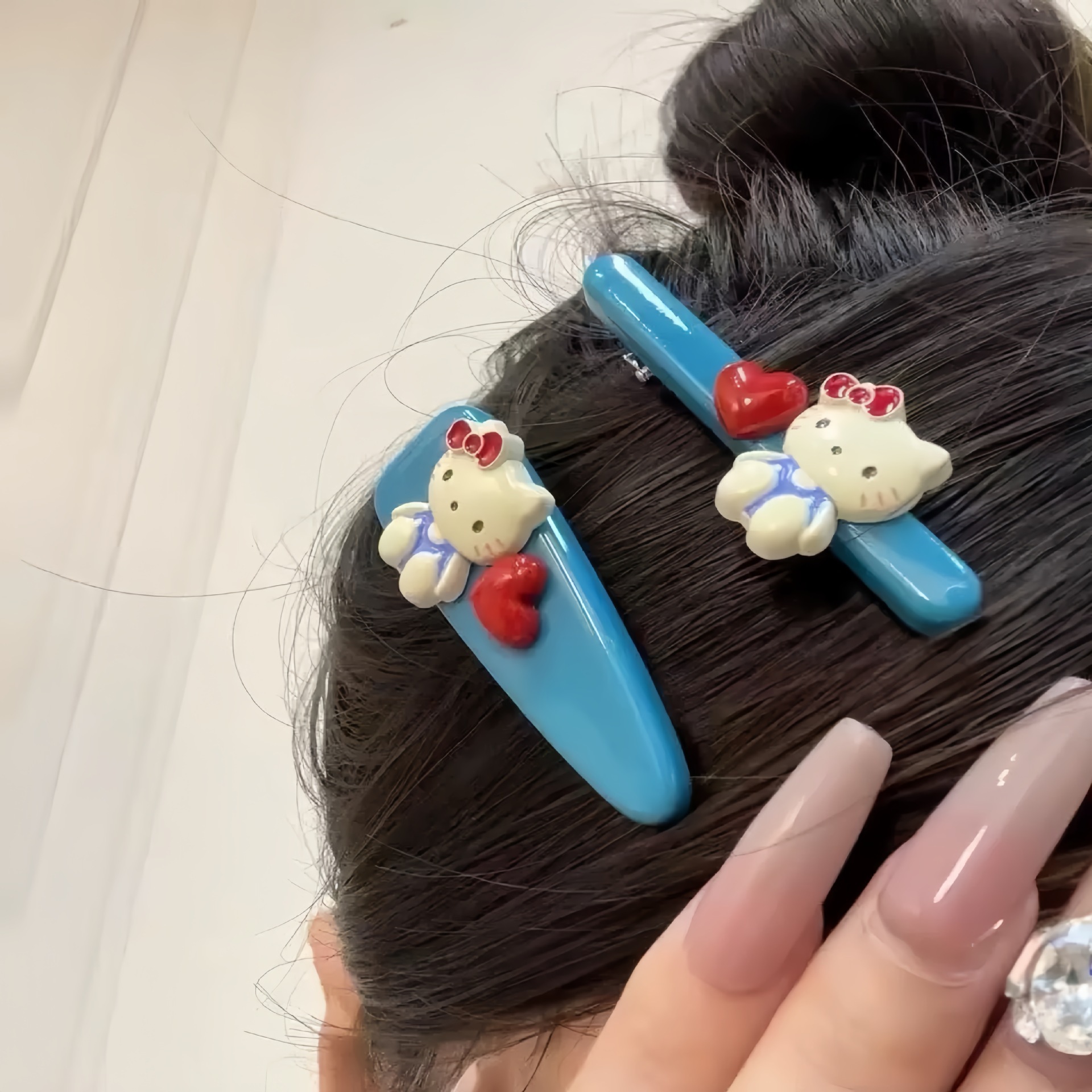 Korean-style cute kt cat heart side hair clip, blue duckbill hair clip, versatile bestseller, broken bangs for girls full figure