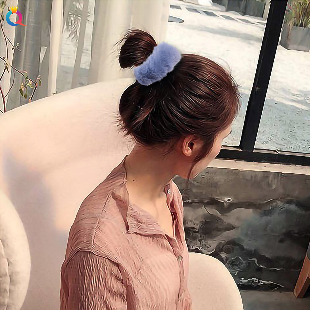 The new autumn and winter collection from Qiyue features a soft and fluffy rabbit-like large intestine hair band, which is a cute and furry hair accessory for women details Picture