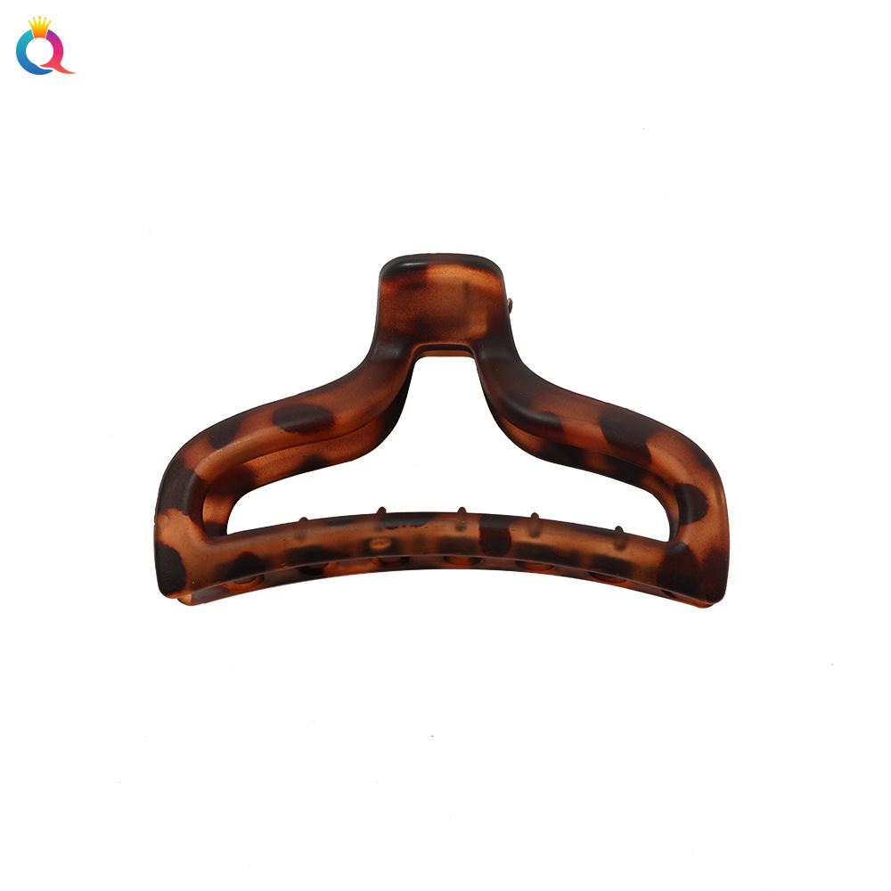 Qiyue French retro leopard print cross hair clip, a new elegant and stylish hairpin for women at the back of the head Item Picture