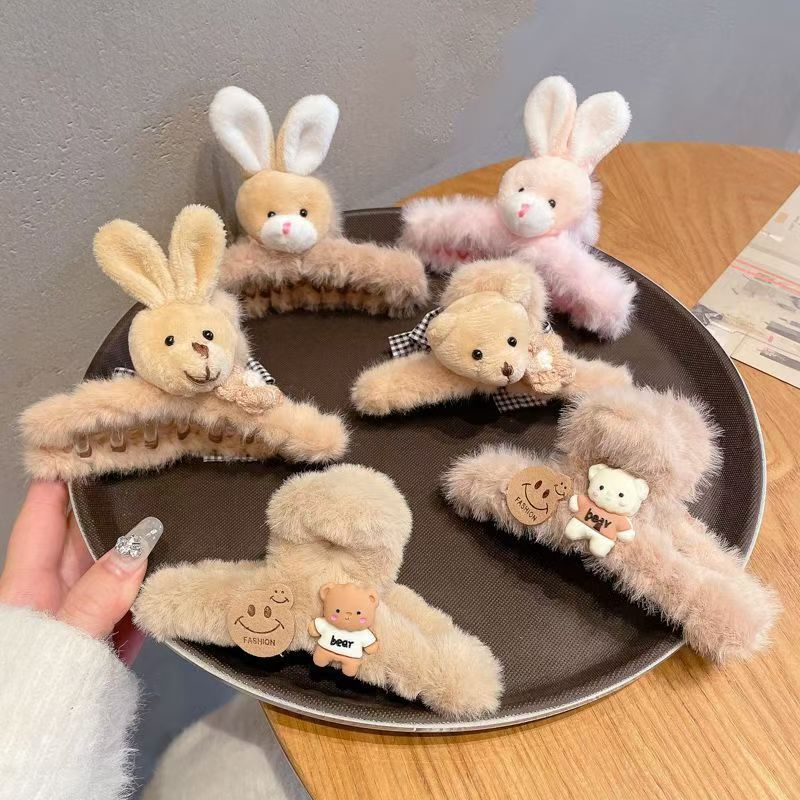 New autumn and winter plush hairpins for women, large cartoon shark clips, cute hairpins on the back of the head, and furry bear claw clips Specification drawing