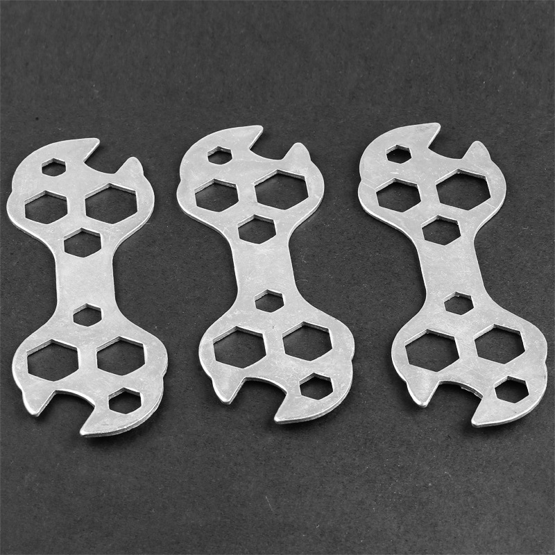 Bicycle multi-functional flower plate wrench, mountain bike repair tool, external Angle correction S multi-hole hexagonal wrench Application Scenario