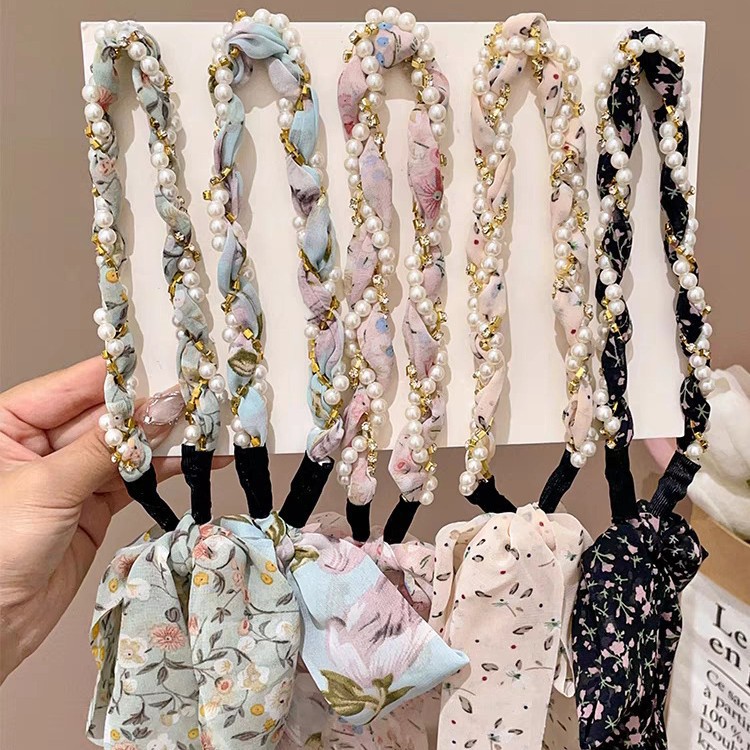 Floral ribbon headbands, forest-style silk scarves, hair ties, braid headbands and hair bindings for women's daily wear, exude a sense of sophistication details Picture