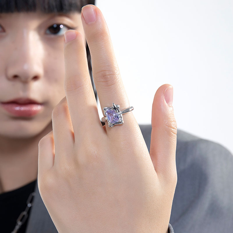 A niche open-top zirconia ring from Japan and South Korea, featuring a cold and aloof style for women, is fashionable, light and luxurious, and exudes a sense of individuality details Picture