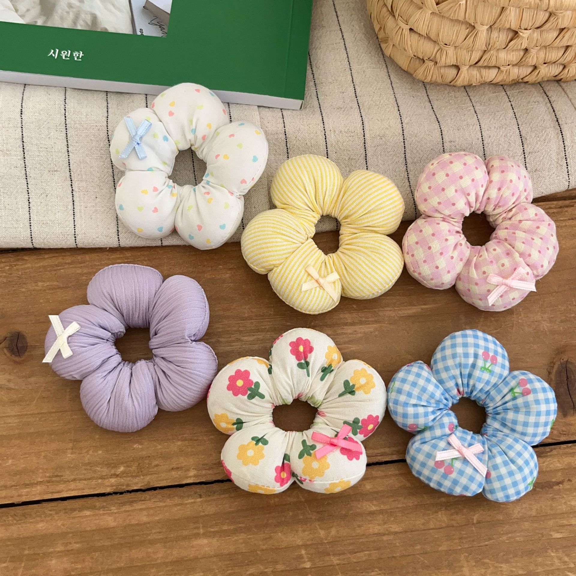 Cute floral checkered hair tie, flower sponge hair tie, girl bun hairstyle, large intestine circle hair tie, cotton pillow hair accessory full figure