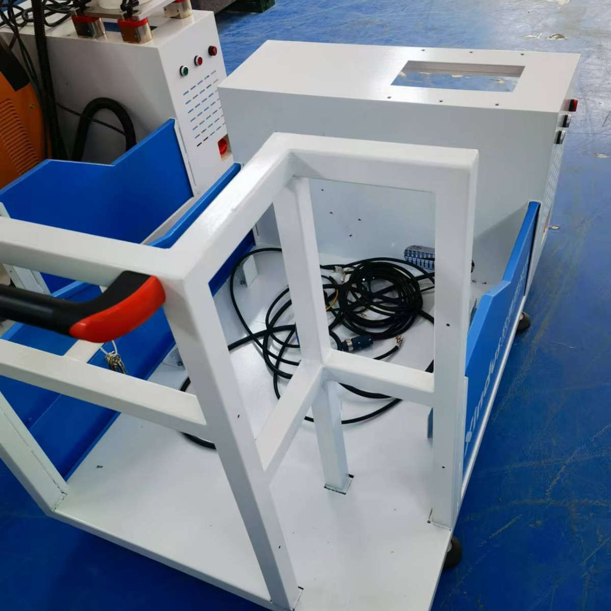 The mobile automatic welding robot is equipped with a 5-kilogram Fao mechanical arm with a length of 952mm Specification drawing