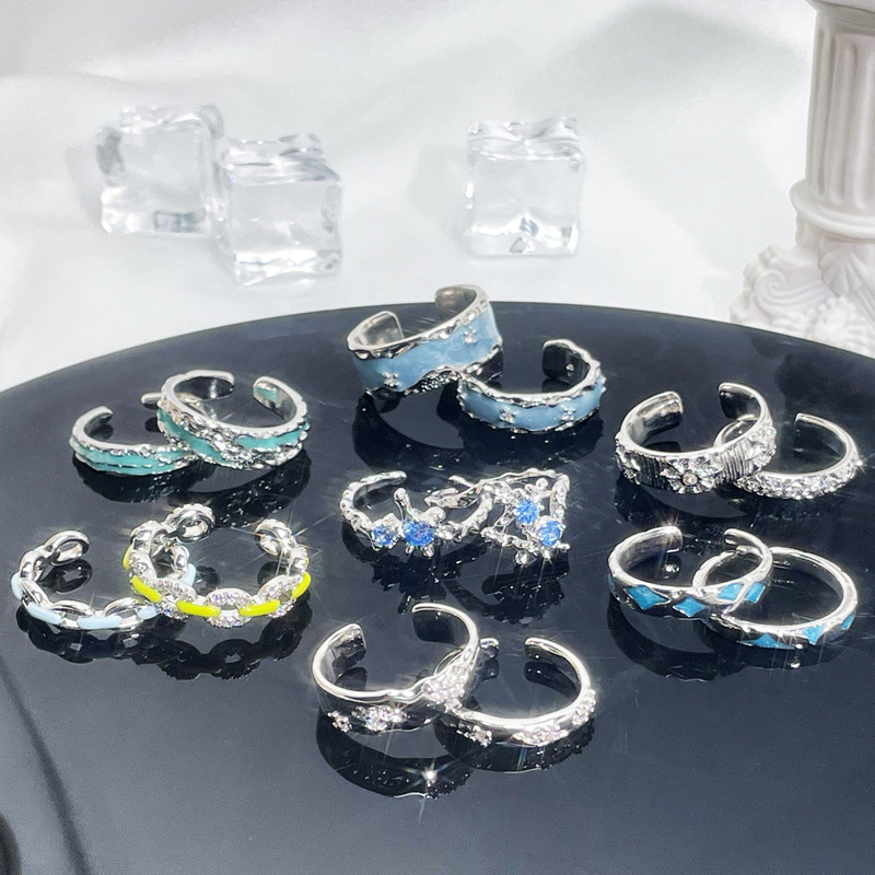 Simple and irregular texture diamond-encrusted open ring, fashionable and individual, cold style, versatile and fair couple ring full figure