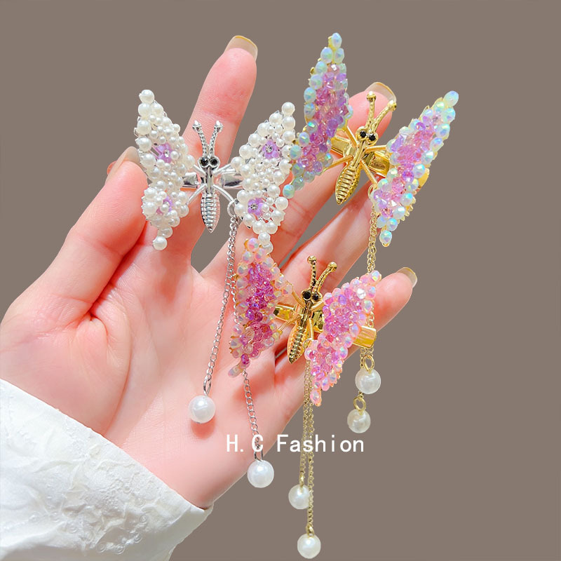 Children's moving butterfly hair clips, super fairy hair clips, baby's broken hair side clips, little girl's pearl tassel bangs clips Application Scenario