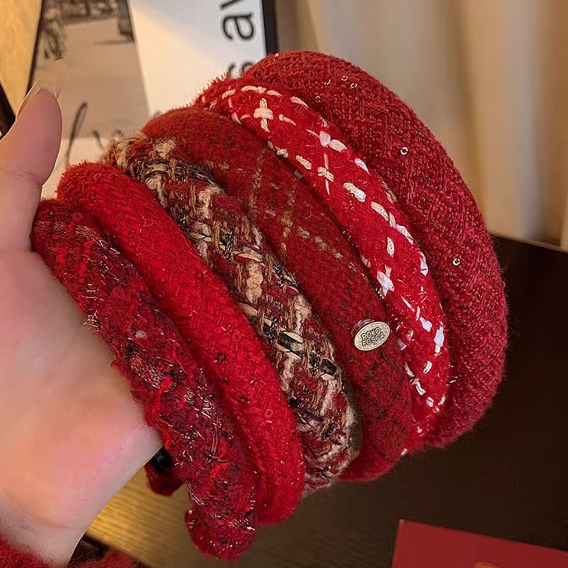 Ankela red hairband for women's spring and summer, a high-end Korean Christmas red hairband with letter bow headband for women Application Scenario