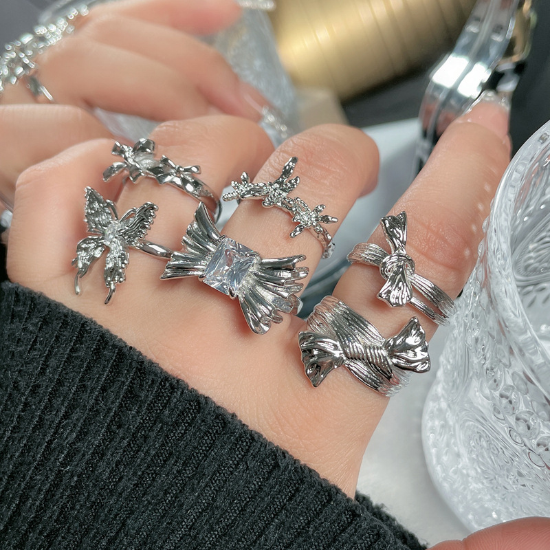 Minimalist plain circle bow open ring, women's unique pleated design sense, fashionable index finger ring, cold trend Specification drawing