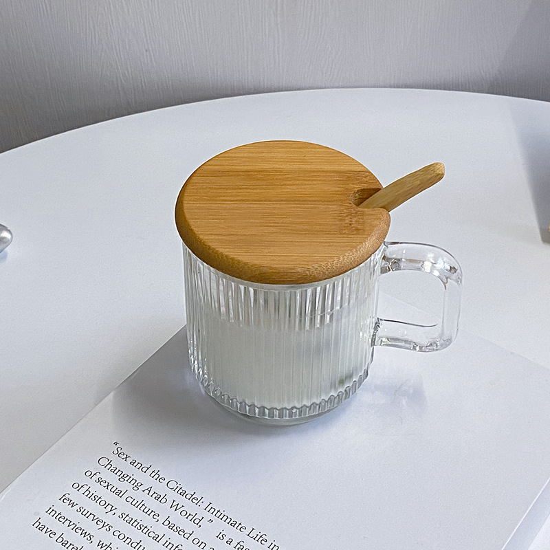 Ice-american glass cup, Korean-style ins with handle, simple vertical striped iced latte coffee cup, cold drink mug, water cup Application Scenario